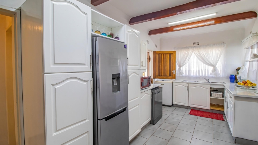 4 Bedroom Property for Sale in Mondeor Gauteng