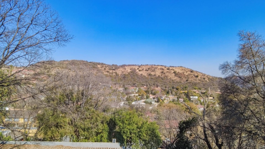 4 Bedroom Property for Sale in Mondeor Gauteng