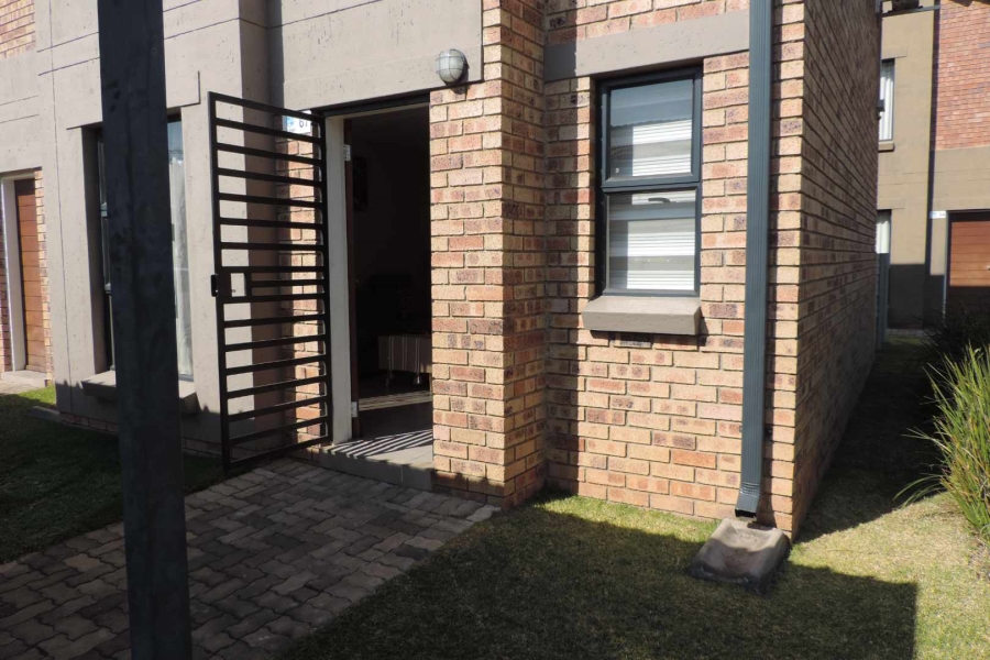 1 Bedroom Property for Sale in Albertsdal Gauteng