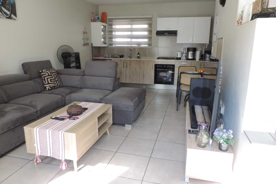 1 Bedroom Property for Sale in Albertsdal Gauteng