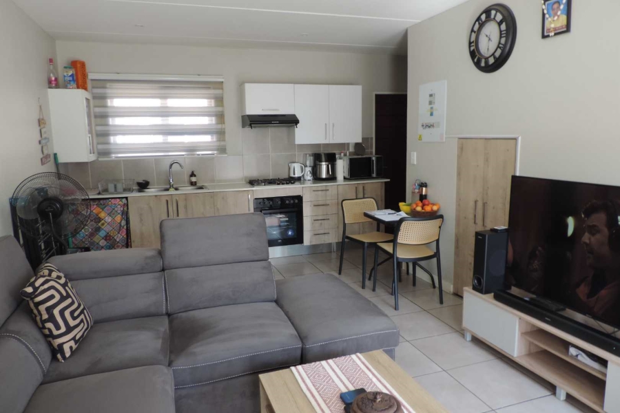 1 Bedroom Property for Sale in Albertsdal Gauteng