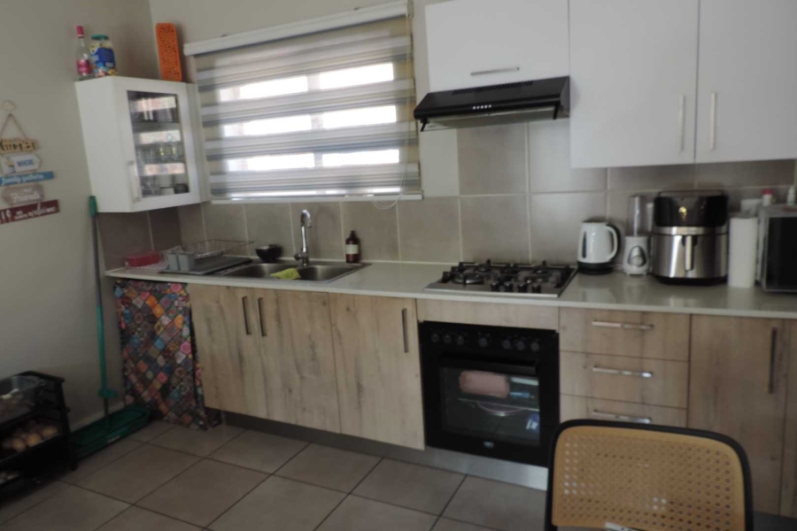 1 Bedroom Property for Sale in Albertsdal Gauteng