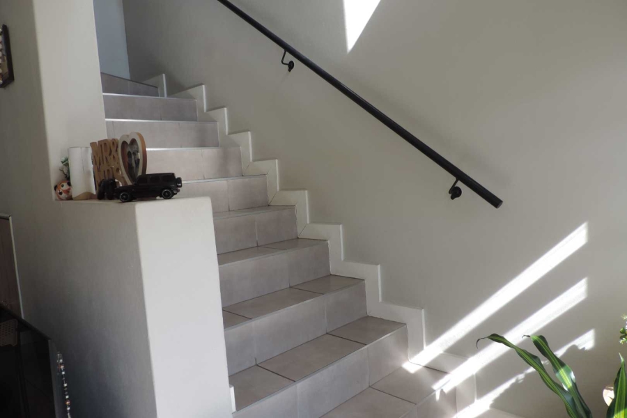 1 Bedroom Property for Sale in Albertsdal Gauteng
