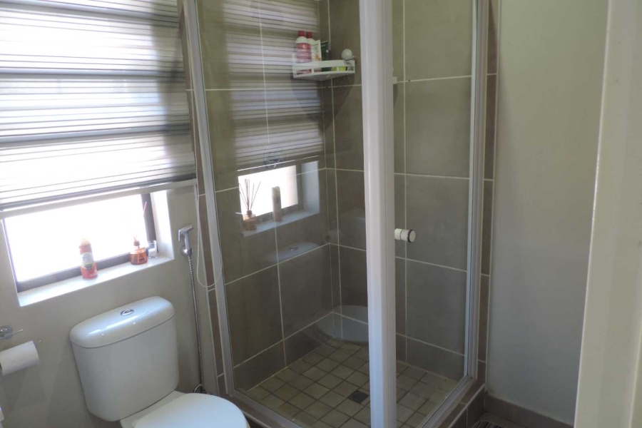 1 Bedroom Property for Sale in Albertsdal Gauteng