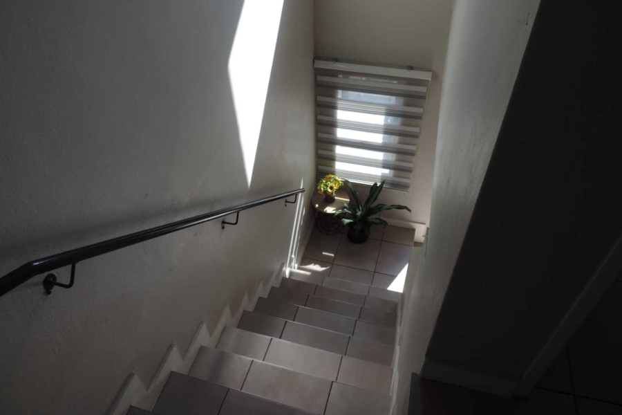 1 Bedroom Property for Sale in Albertsdal Gauteng