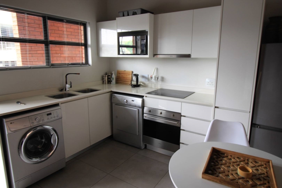 To Let 1 Bedroom Property for Rent in Melrose North Gauteng