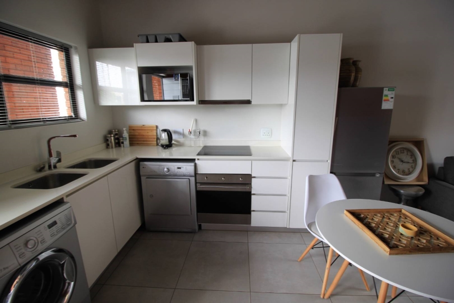 To Let 1 Bedroom Property for Rent in Melrose North Gauteng