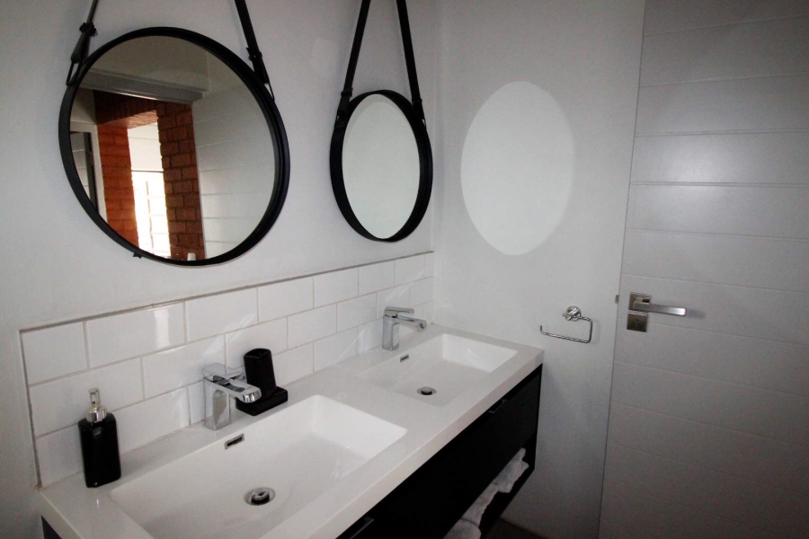To Let 1 Bedroom Property for Rent in Melrose North Gauteng