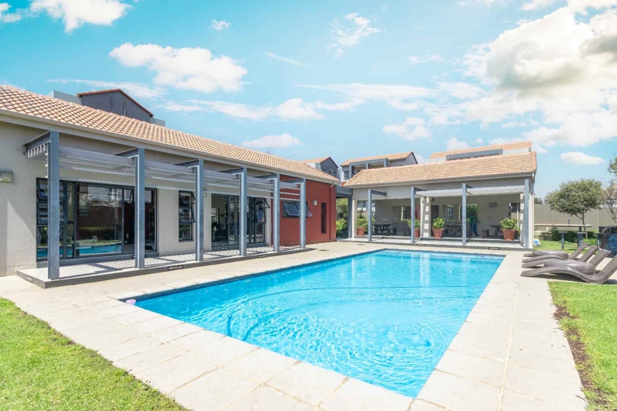 To Let 2 Bedroom Property for Rent in Fourways Gauteng