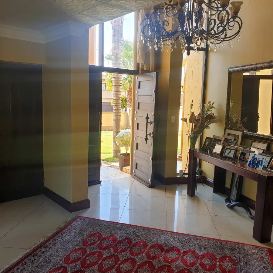 To Let 5 Bedroom Property for Rent in Silver Lakes Gauteng
