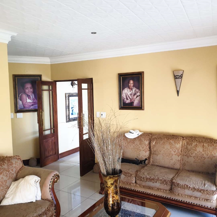 To Let 5 Bedroom Property for Rent in Silver Lakes Gauteng