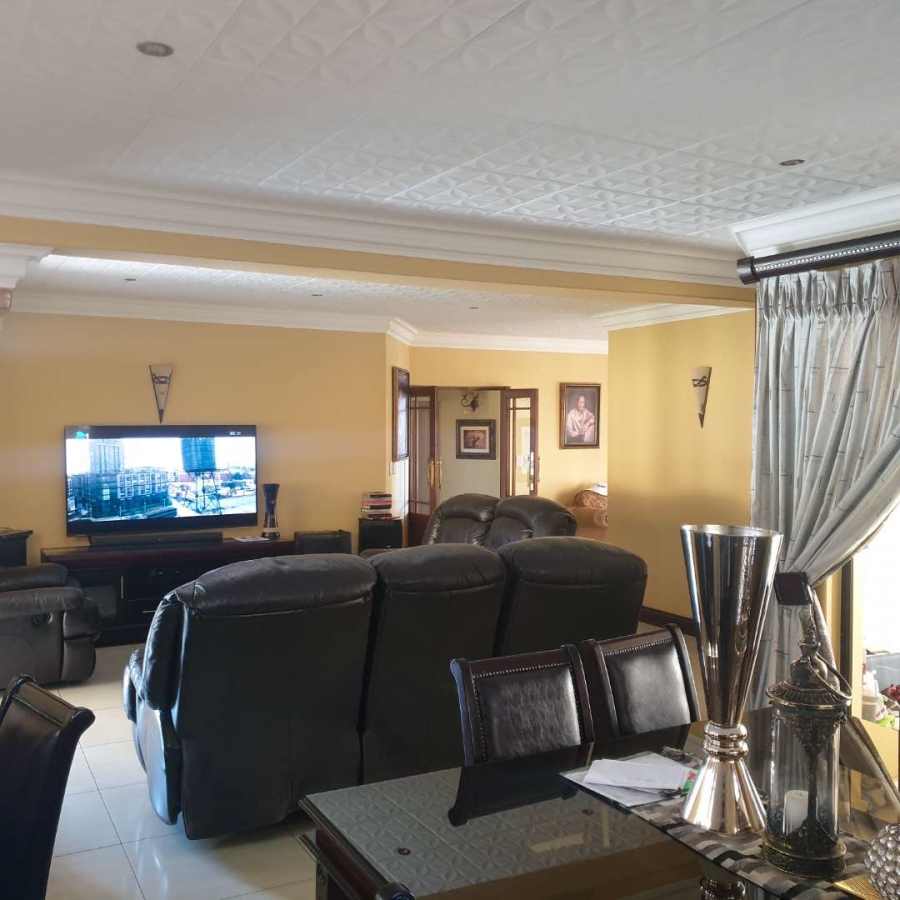 To Let 5 Bedroom Property for Rent in Silver Lakes Gauteng