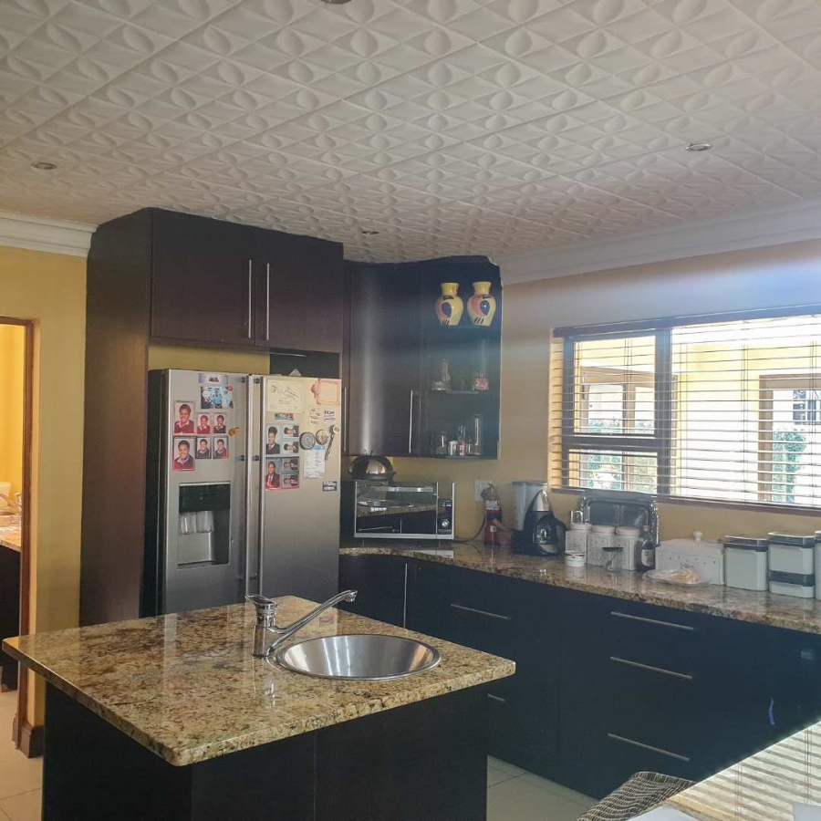 To Let 5 Bedroom Property for Rent in Silver Lakes Gauteng