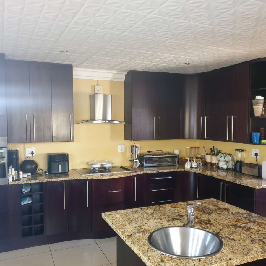 To Let 5 Bedroom Property for Rent in Silver Lakes Gauteng