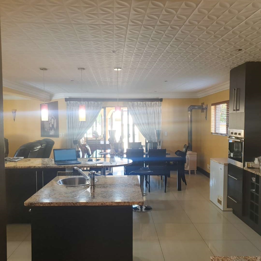 To Let 5 Bedroom Property for Rent in Silver Lakes Gauteng