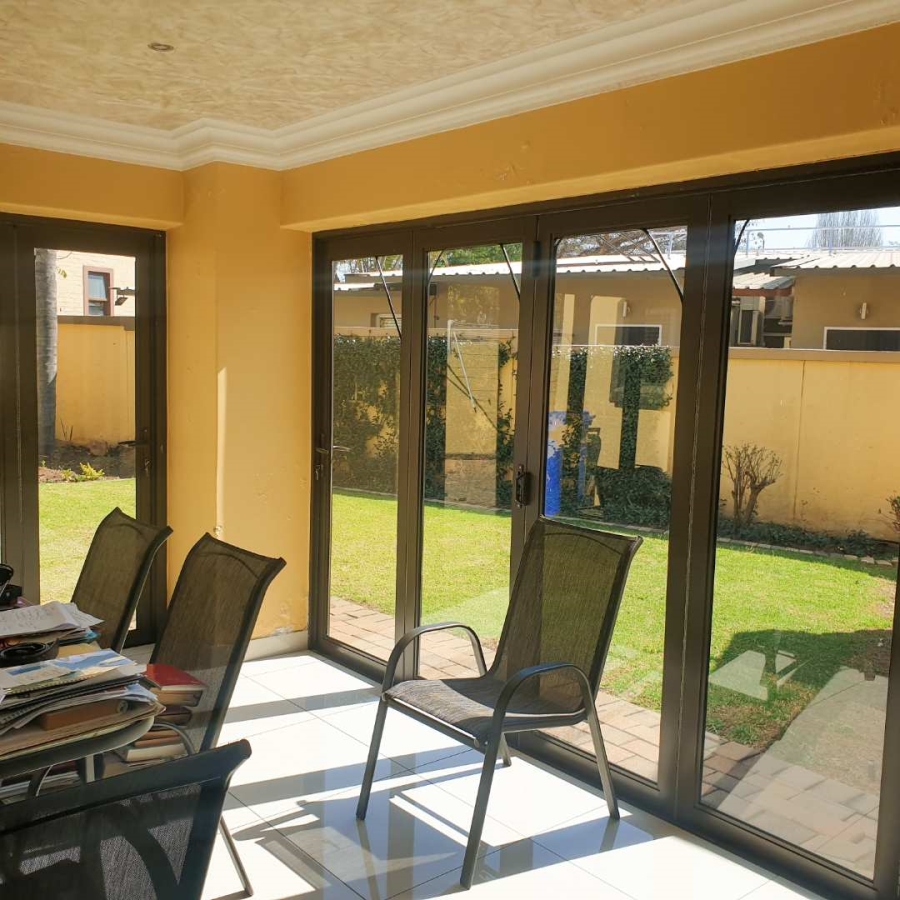 To Let 5 Bedroom Property for Rent in Silver Lakes Gauteng