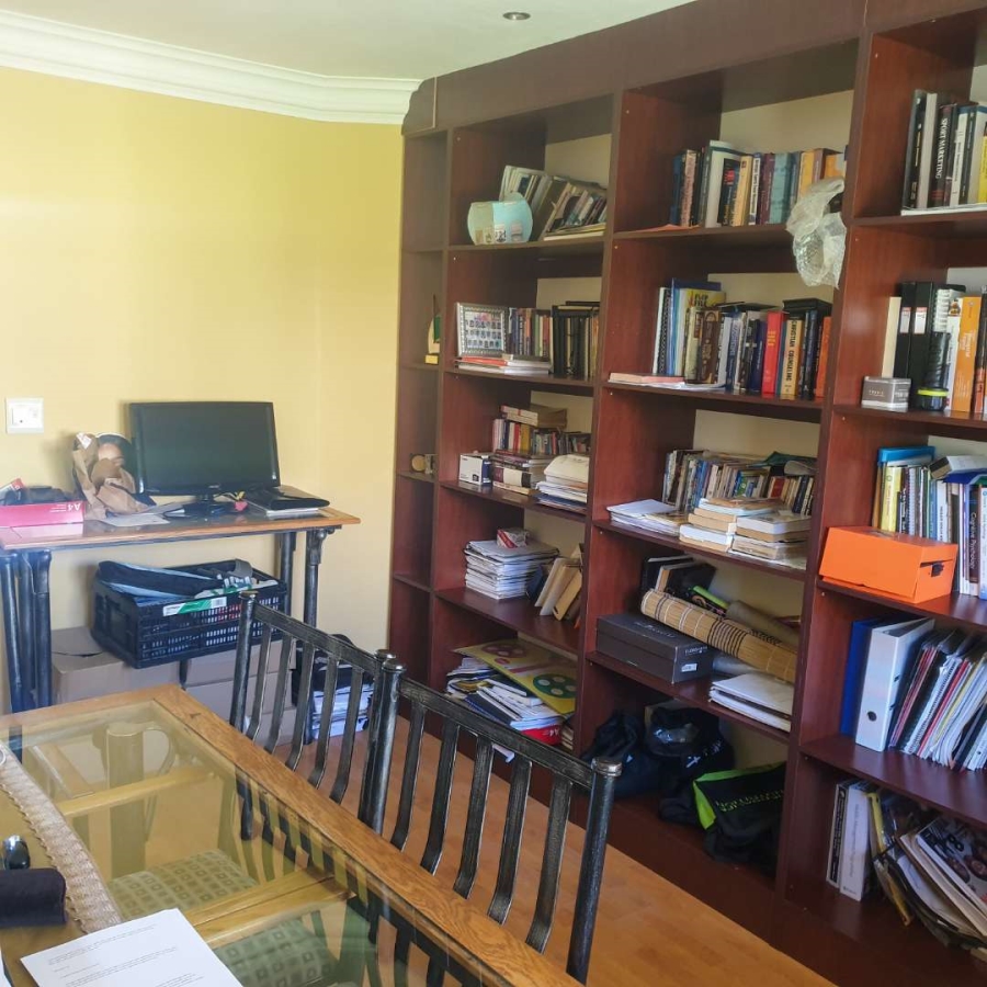 To Let 5 Bedroom Property for Rent in Silver Lakes Gauteng
