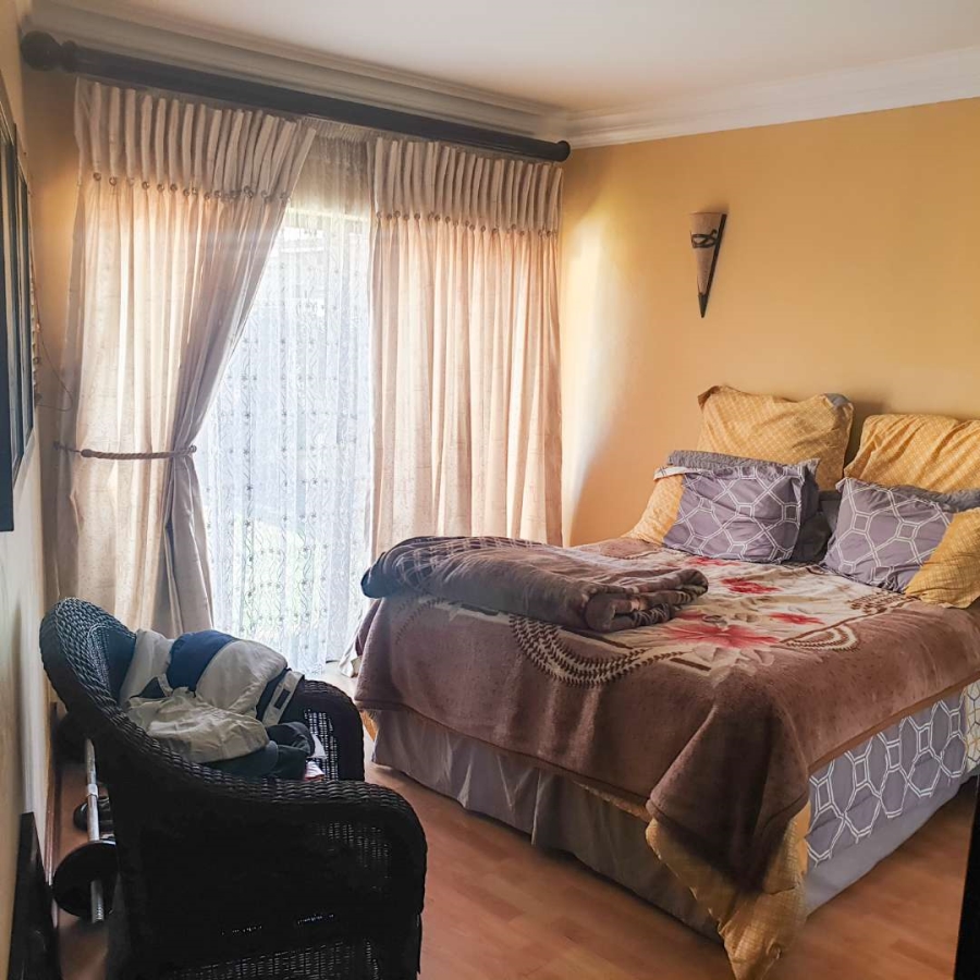 To Let 5 Bedroom Property for Rent in Silver Lakes Gauteng