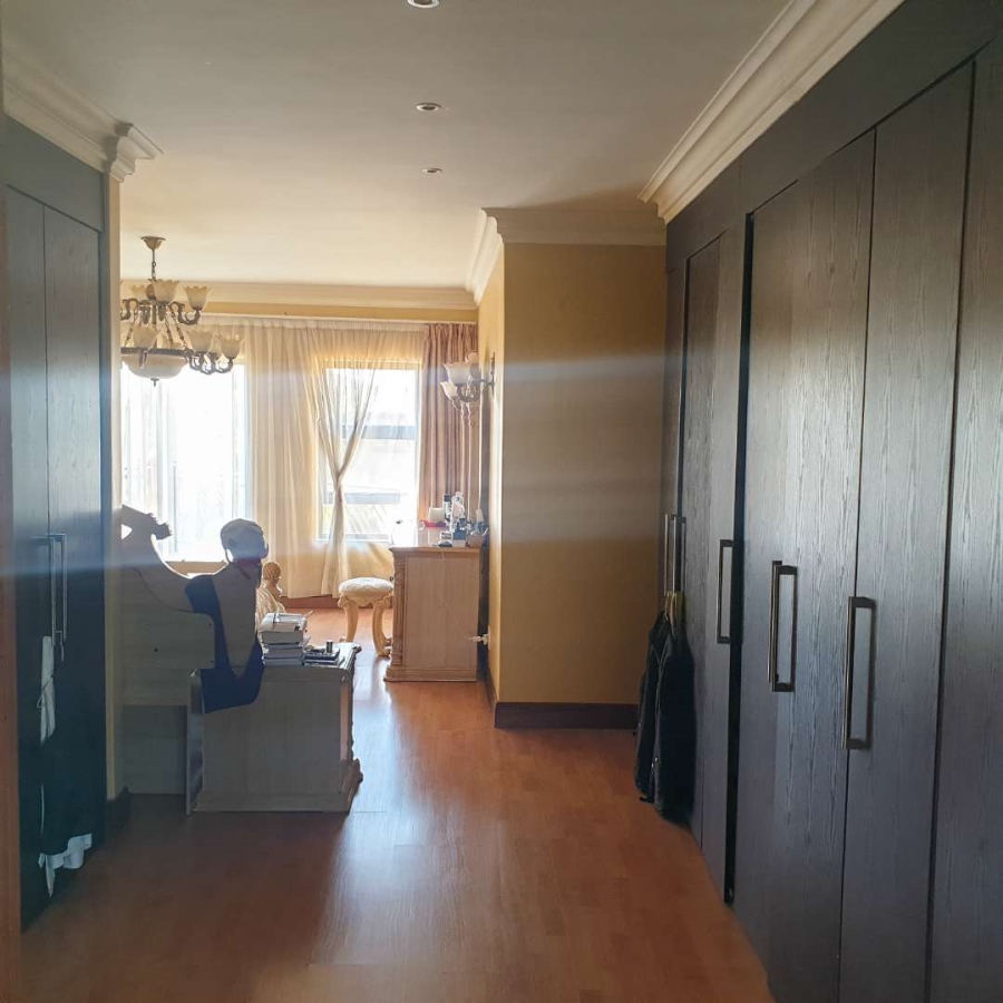 To Let 5 Bedroom Property for Rent in Silver Lakes Gauteng