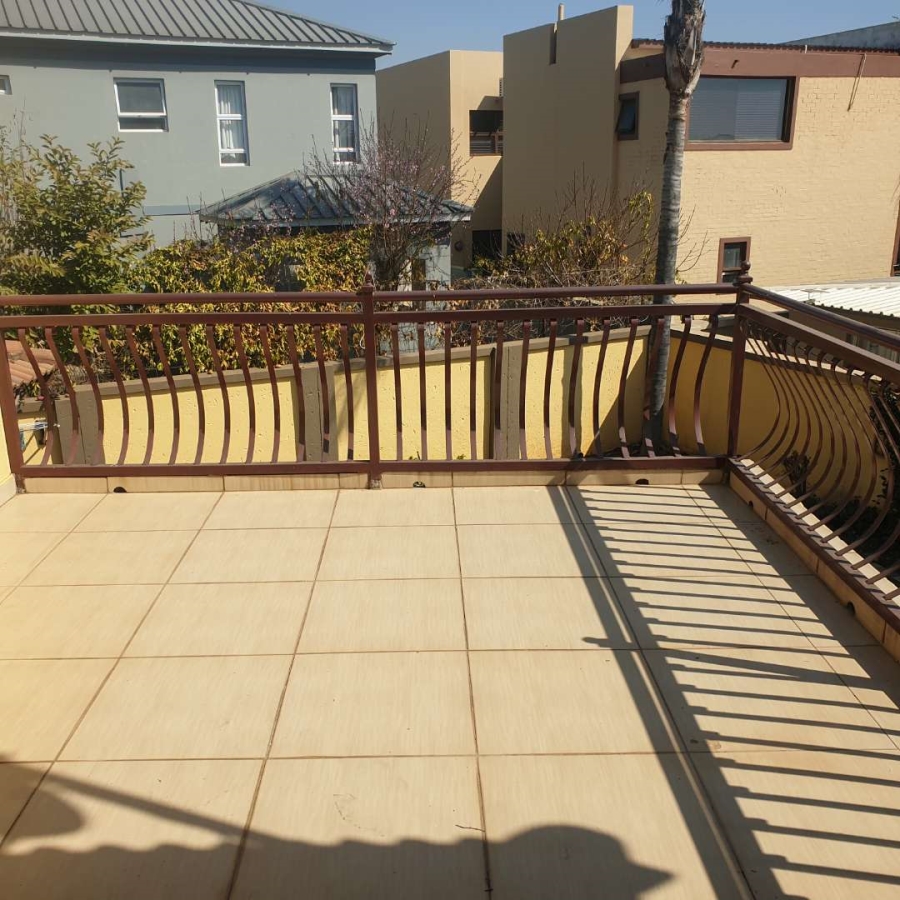 To Let 5 Bedroom Property for Rent in Silver Lakes Gauteng