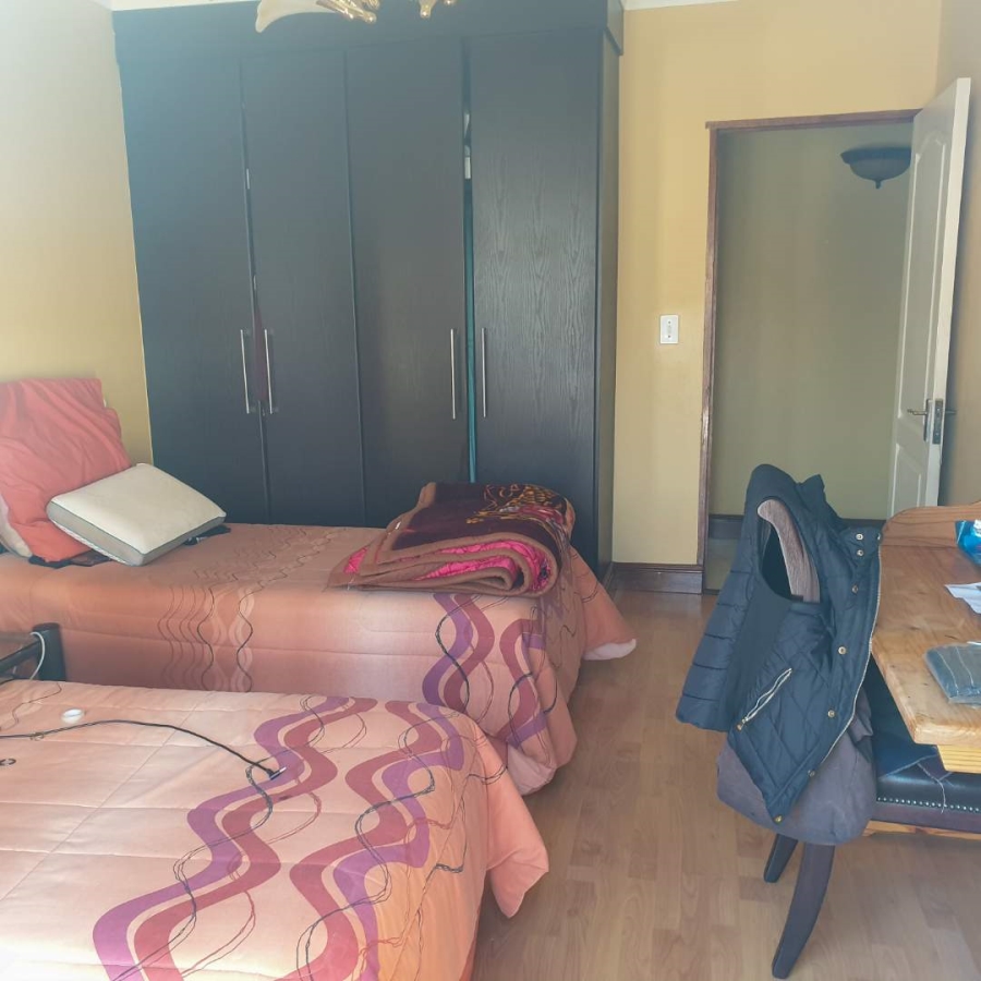 To Let 5 Bedroom Property for Rent in Silver Lakes Gauteng