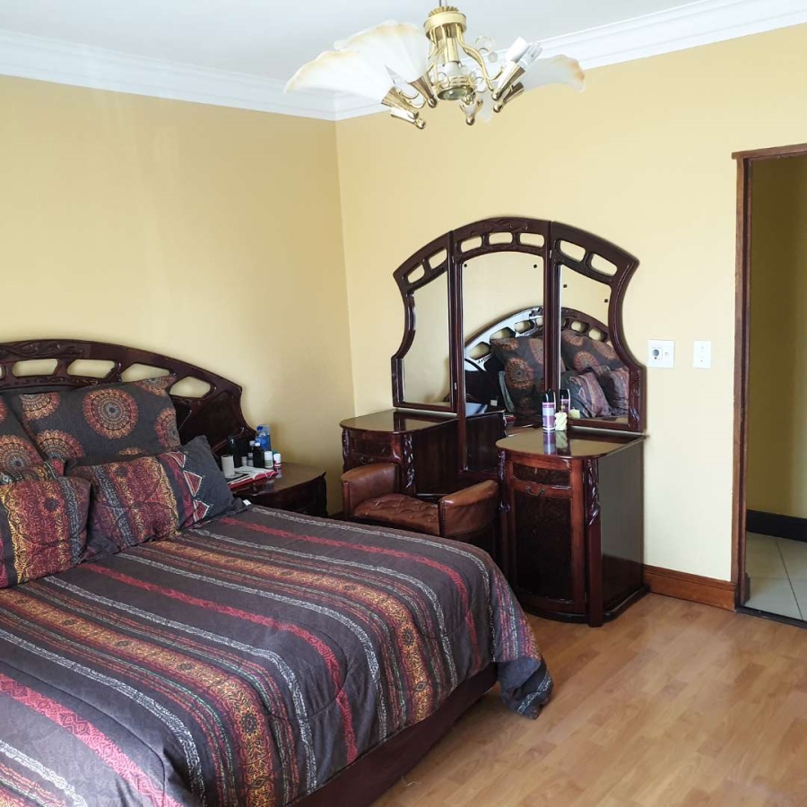 To Let 5 Bedroom Property for Rent in Silver Lakes Gauteng