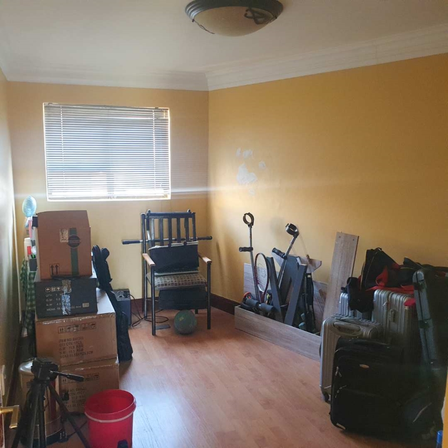 To Let 5 Bedroom Property for Rent in Silver Lakes Gauteng