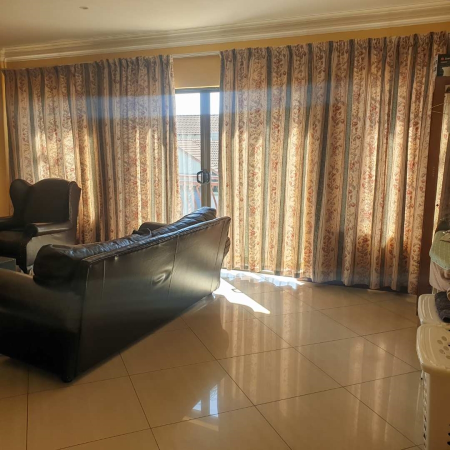 To Let 5 Bedroom Property for Rent in Silver Lakes Gauteng