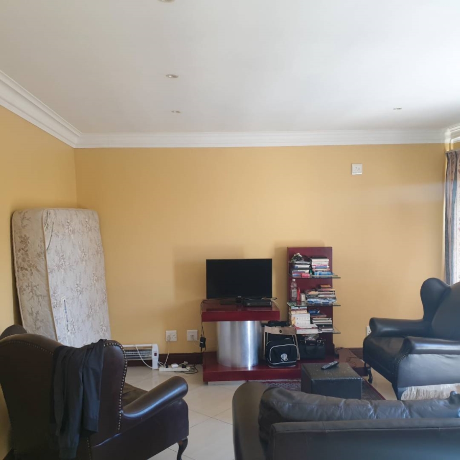 To Let 5 Bedroom Property for Rent in Silver Lakes Gauteng