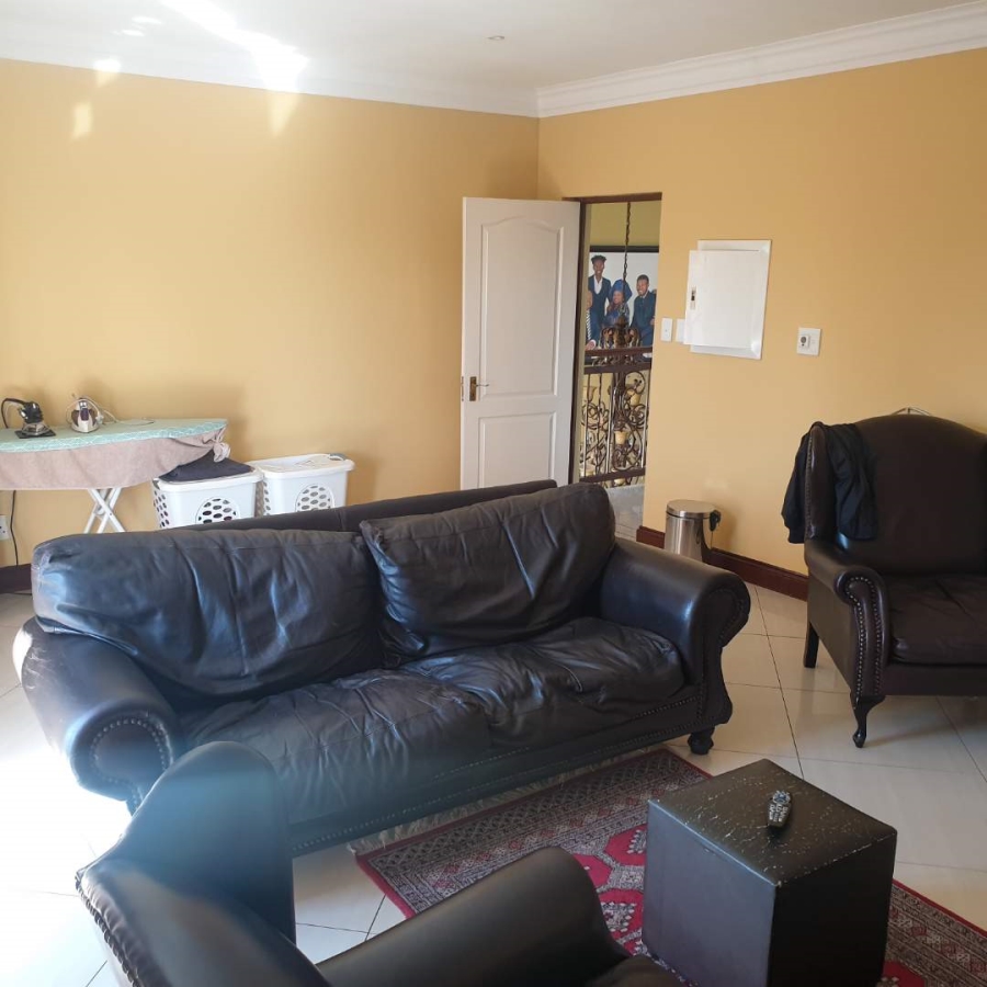 To Let 5 Bedroom Property for Rent in Silver Lakes Gauteng