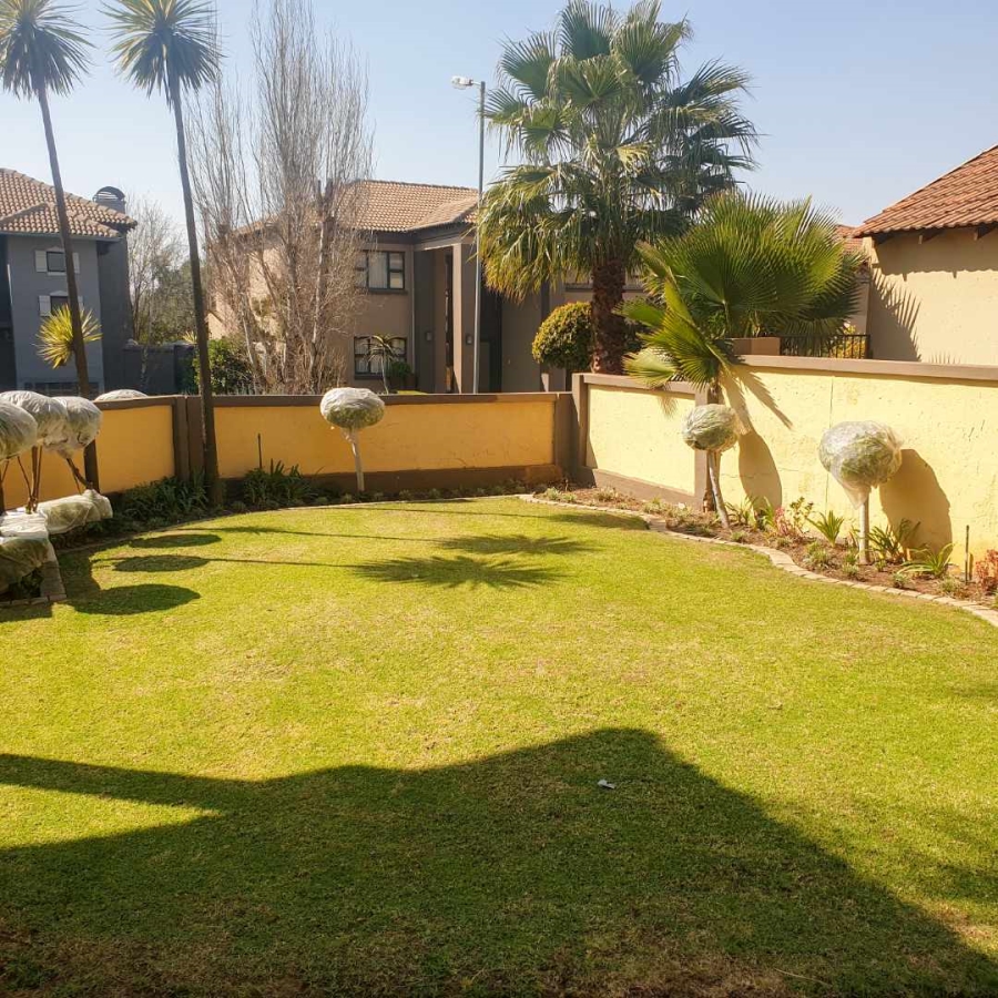 To Let 5 Bedroom Property for Rent in Silver Lakes Gauteng