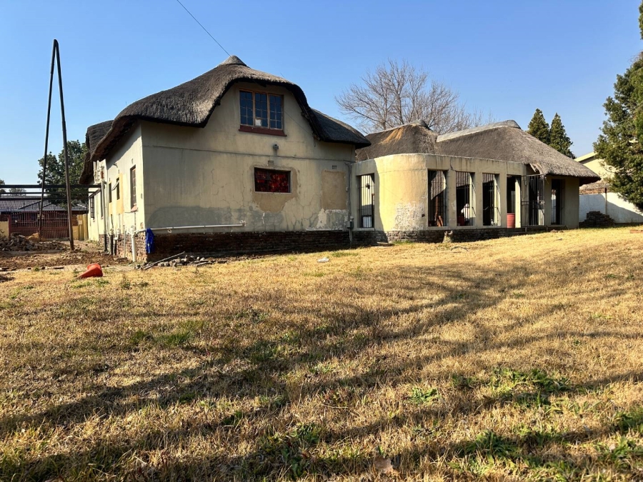 5 Bedroom Property for Sale in Brackenhurst Gauteng