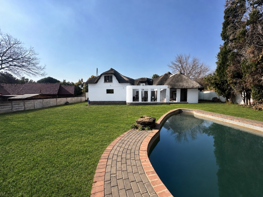 5 Bedroom Property for Sale in Brackenhurst Gauteng