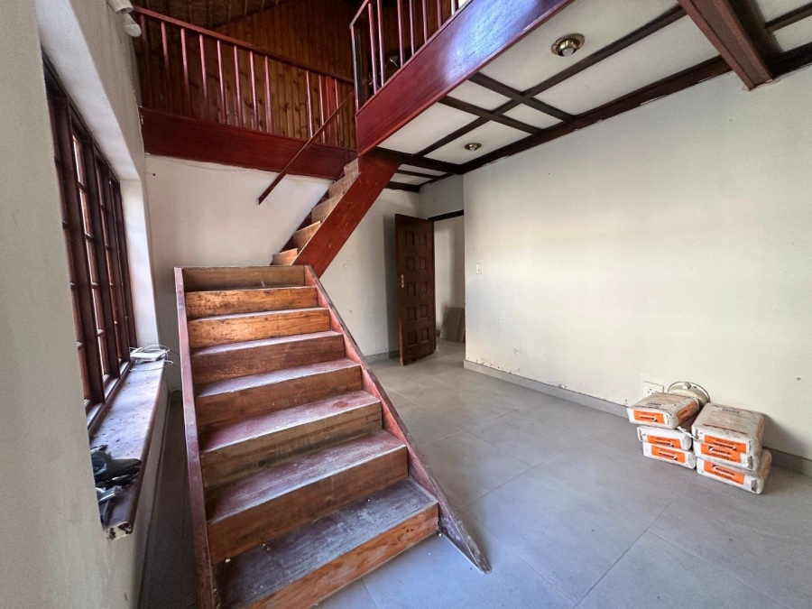 5 Bedroom Property for Sale in Brackenhurst Gauteng