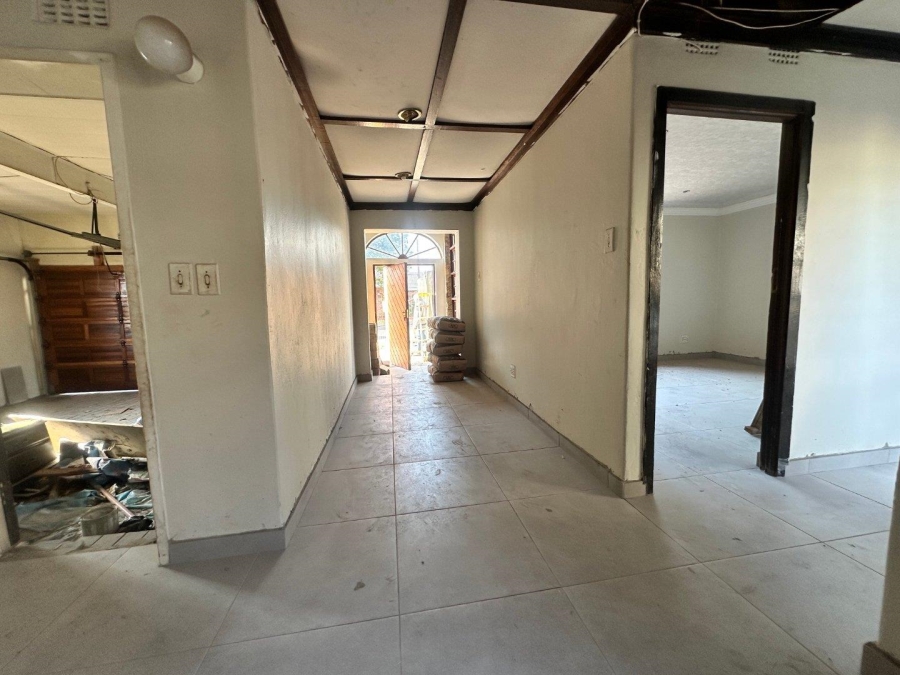 5 Bedroom Property for Sale in Brackenhurst Gauteng