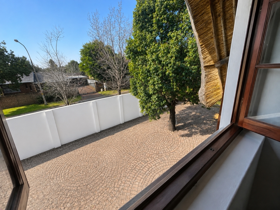 5 Bedroom Property for Sale in Brackenhurst Gauteng