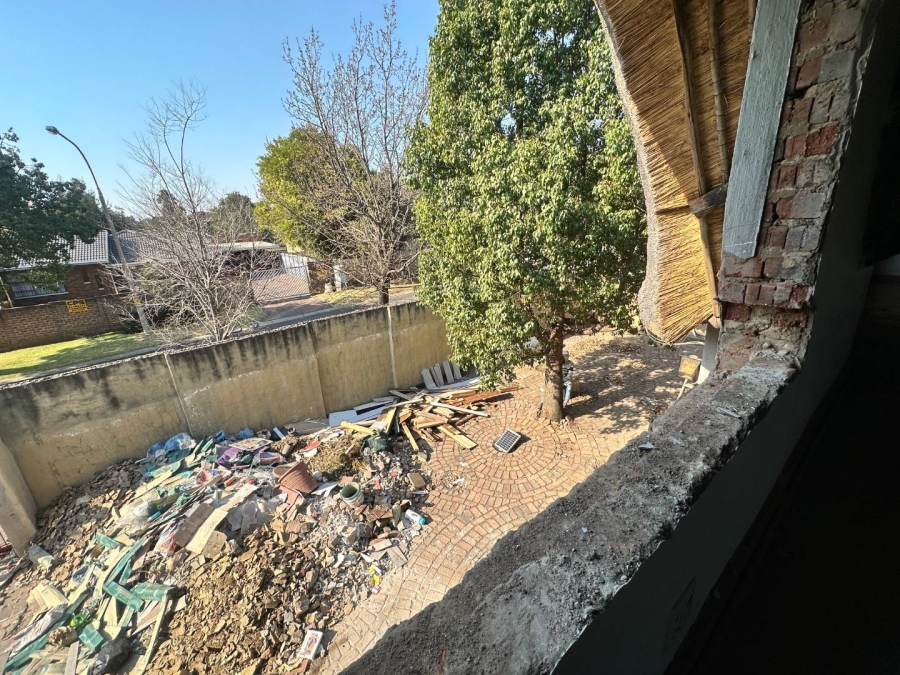 5 Bedroom Property for Sale in Brackenhurst Gauteng