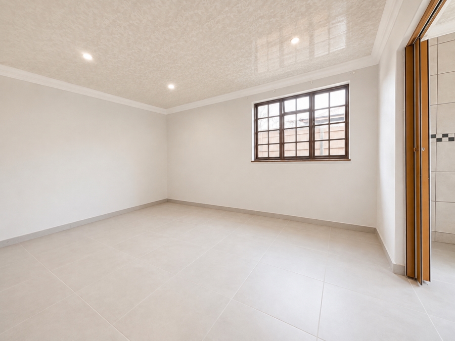 5 Bedroom Property for Sale in Brackenhurst Gauteng