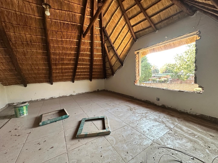 5 Bedroom Property for Sale in Brackenhurst Gauteng