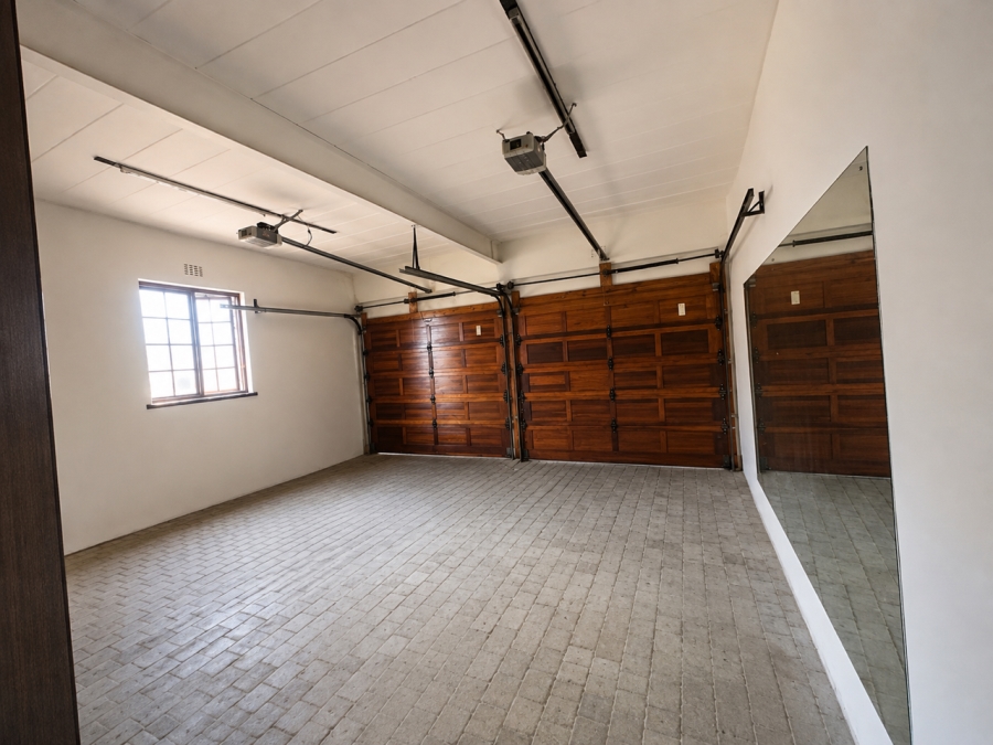 5 Bedroom Property for Sale in Brackenhurst Gauteng
