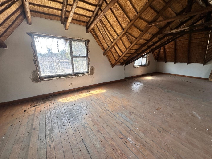 5 Bedroom Property for Sale in Brackenhurst Gauteng