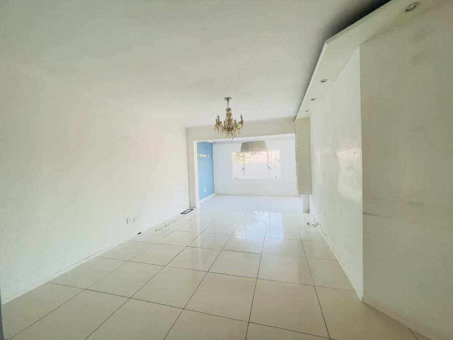 2 Bedroom Property for Sale in Weltevreden A H Gauteng