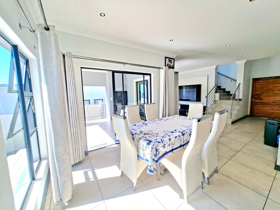 4 Bedroom Property for Sale in Pinehaven Gauteng