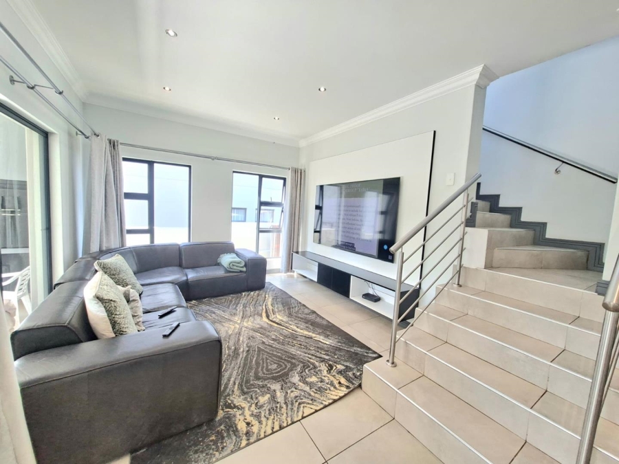 4 Bedroom Property for Sale in Pinehaven Gauteng