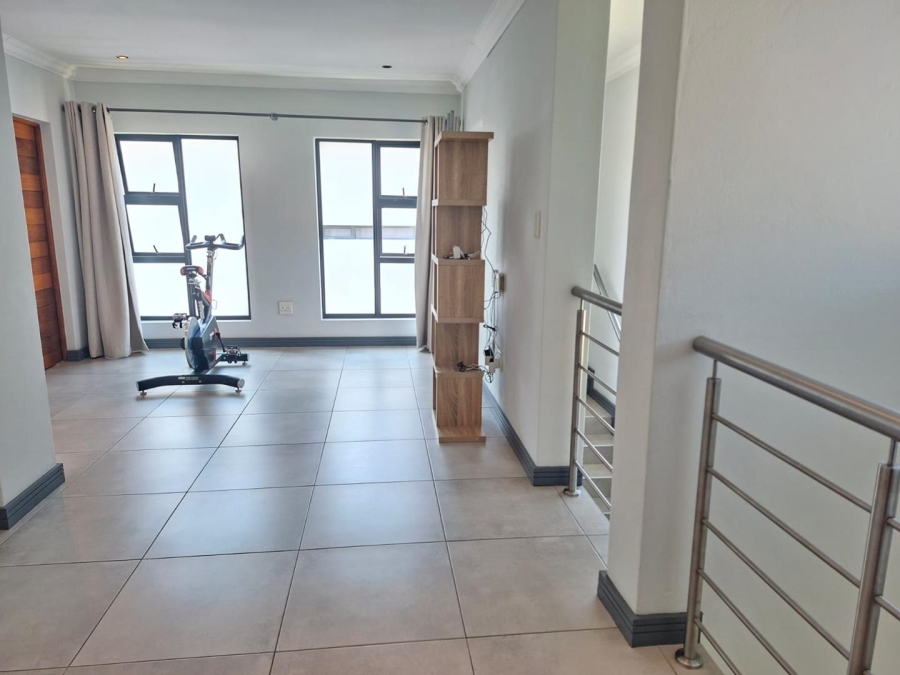 4 Bedroom Property for Sale in Pinehaven Gauteng