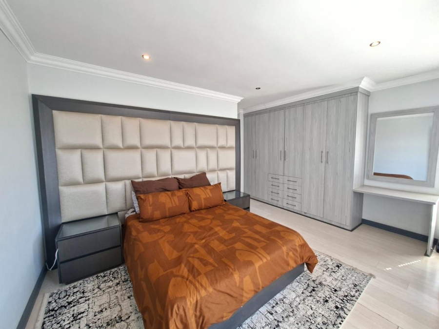 4 Bedroom Property for Sale in Pinehaven Gauteng