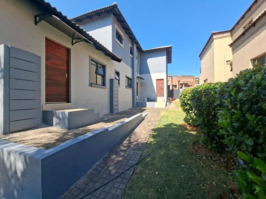 4 Bedroom Property for Sale in Pinehaven Gauteng