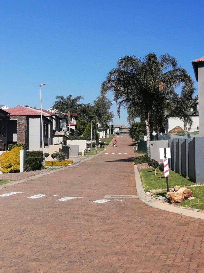4 Bedroom Property for Sale in Pinehaven Gauteng