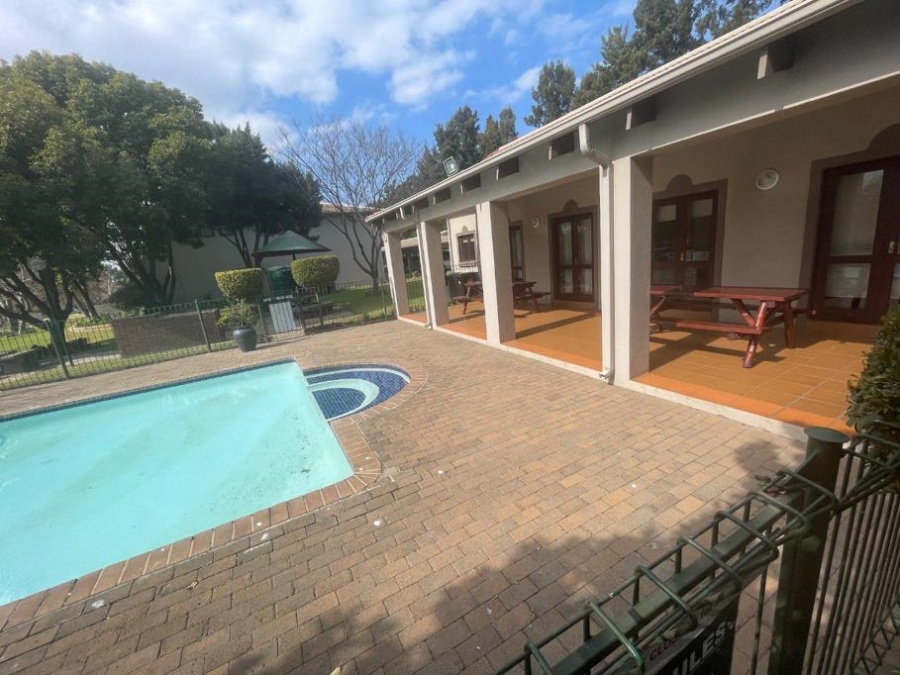 To Let 2 Bedroom Property for Rent in Lonehill Gauteng