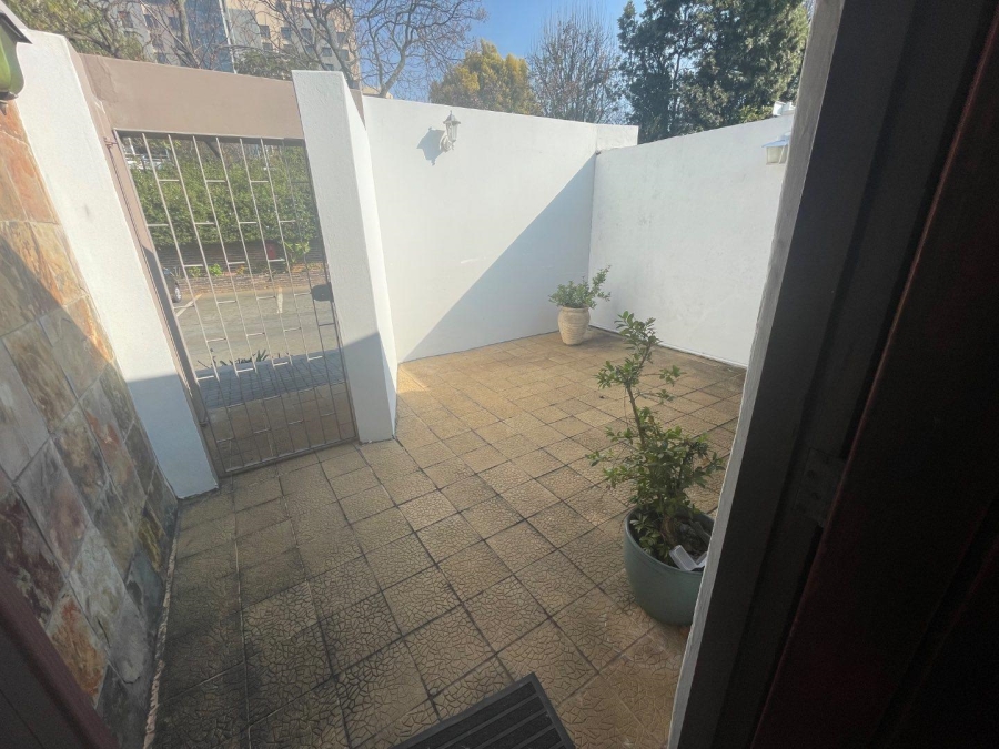 To Let 2 Bedroom Property for Rent in Hyde Park Gauteng